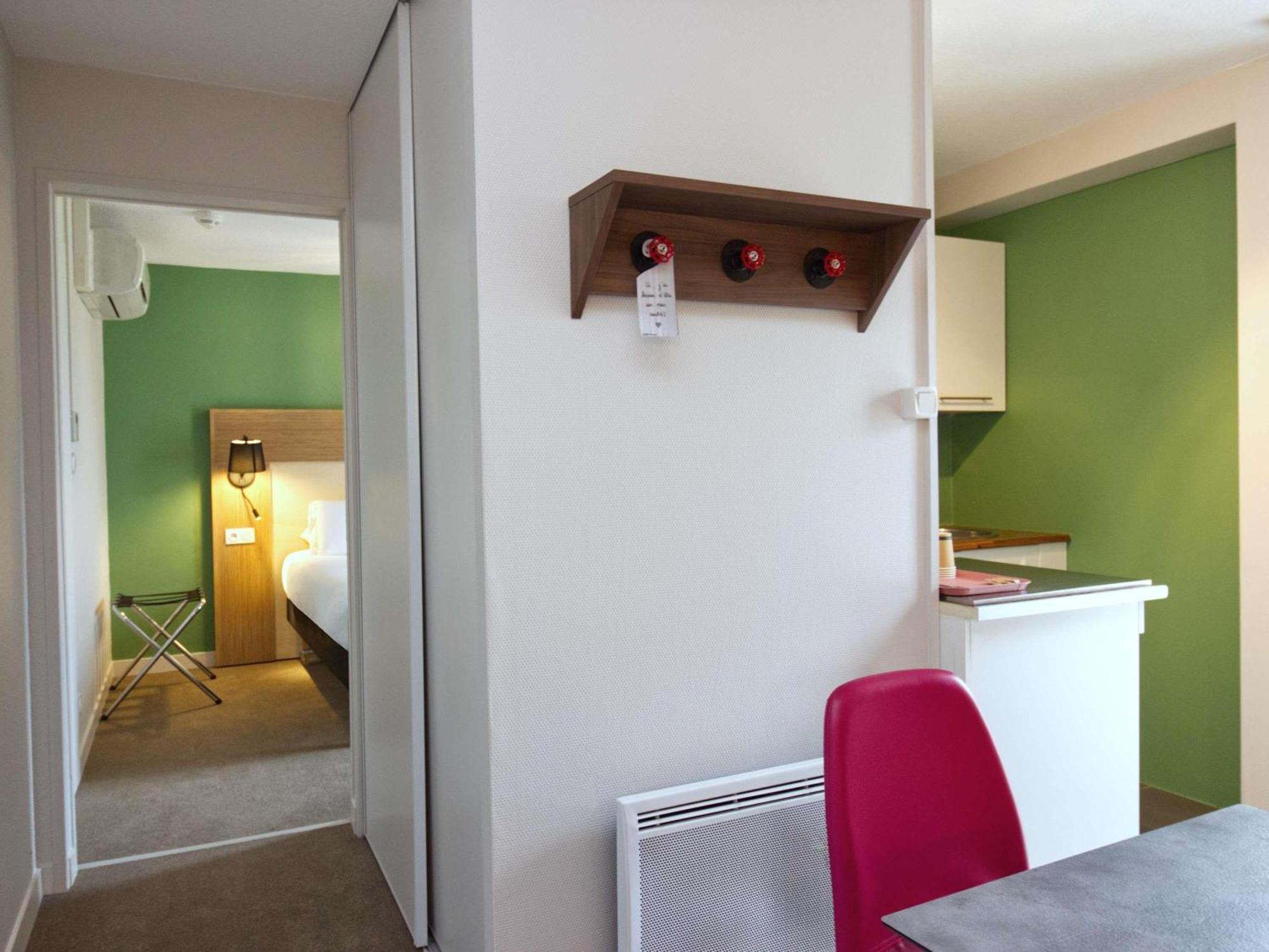 Greet Hotel Dijon Sud Longvic Екстер'єр фото